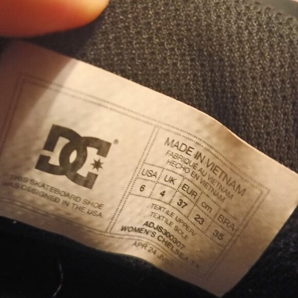 Womens Dc Shoes ( Size 6) - Picture 5 of 7
